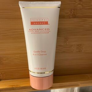 Principal Secret Advanced
Hydrospheres Gentle Deep Scrub 4-1 Cleanser 6 fl oz